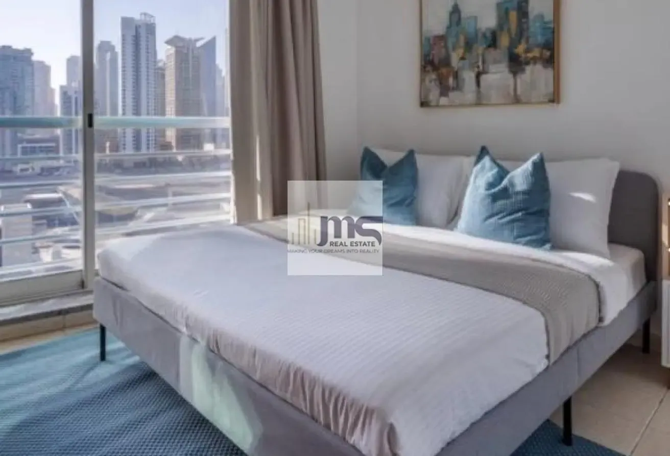 Fully Furnished/ Very Clean/Middle Floor/ Parking