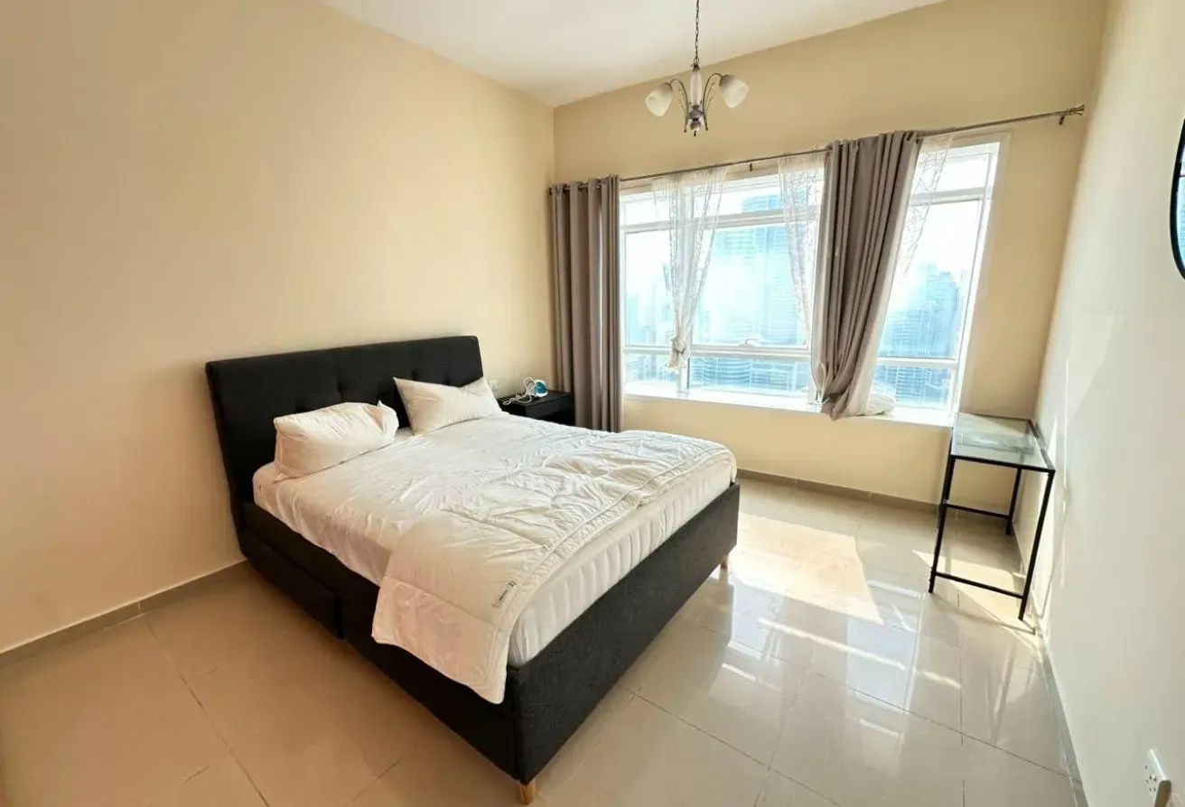 FULLY FURNISHED| MARINA VIEW| VACANT| BALCONY|