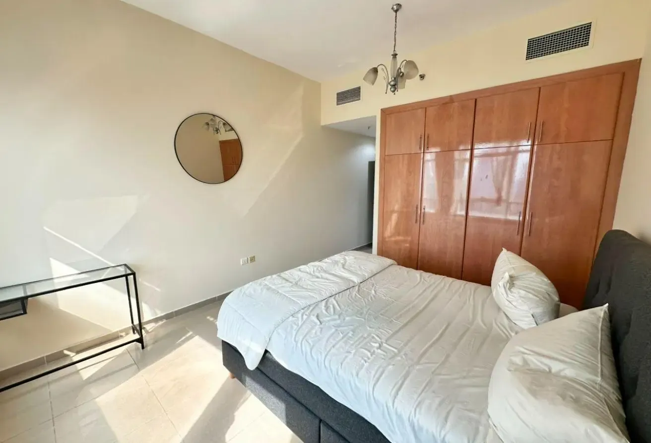 FULLY FURNISHED| MARINA VIEW| VACANT| BALCONY|