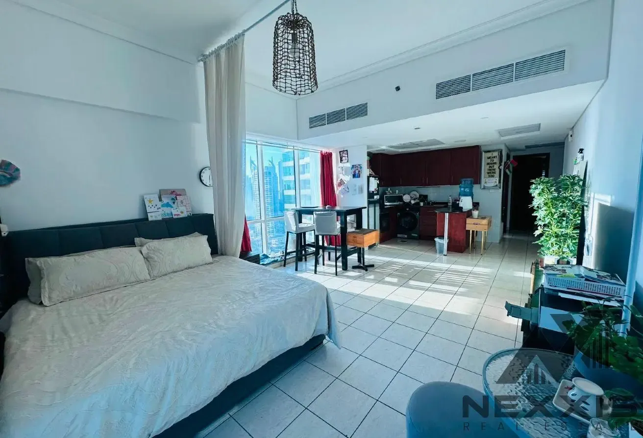 FULLY FURNISHED |NEAR TO METRO |SPACIOUS |VACANT