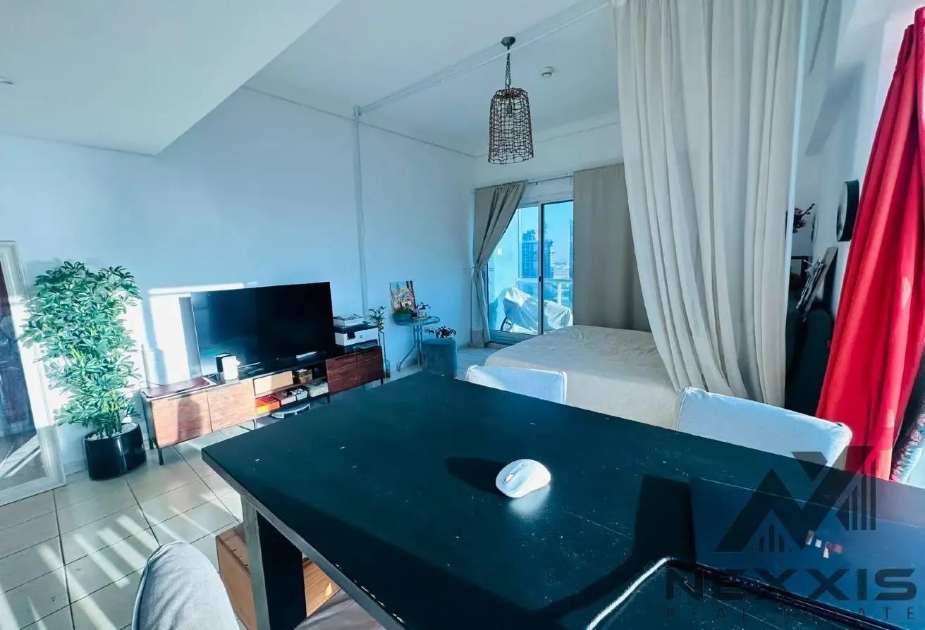 FULLY FURNISHED |NEAR TO METRO |SPACIOUS |VACANT