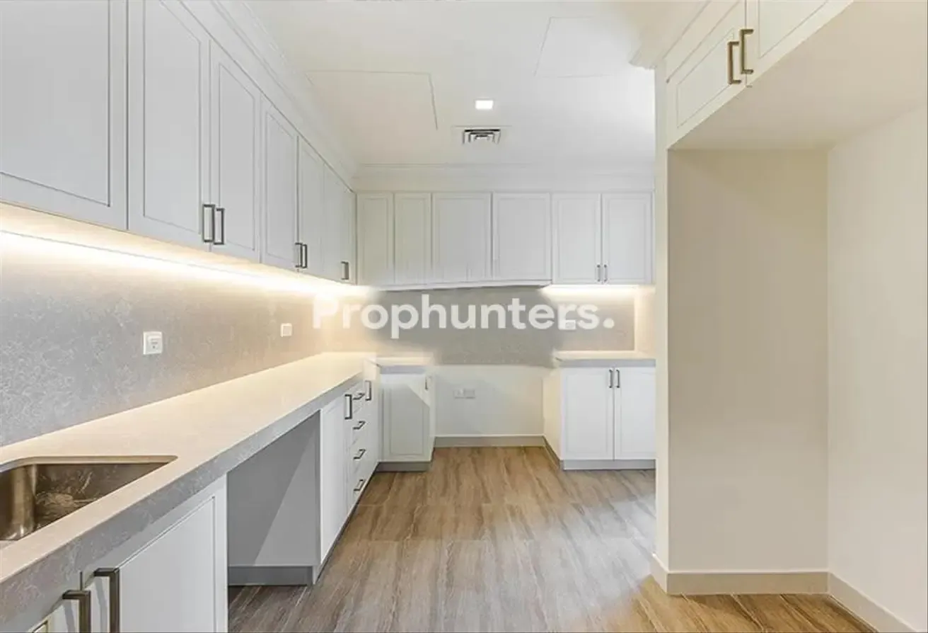 Bespoke Unit I Vacant I Large Layout
