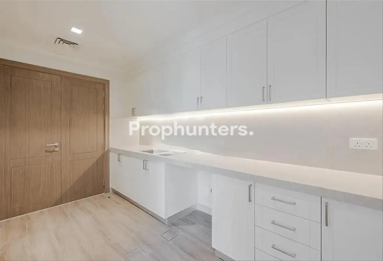 Bespoke Unit I Vacant I Large Layout