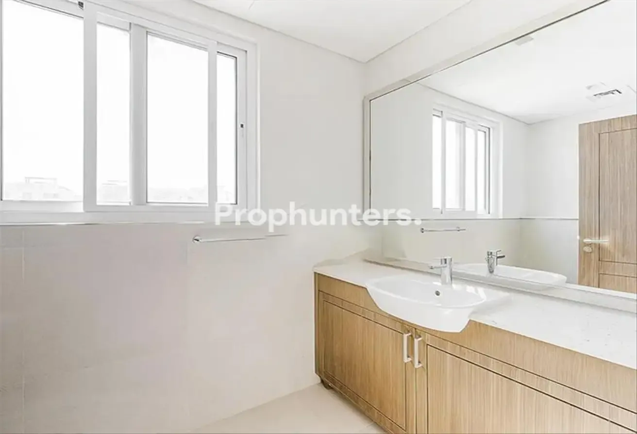 Bespoke Unit I Vacant I Large Layout