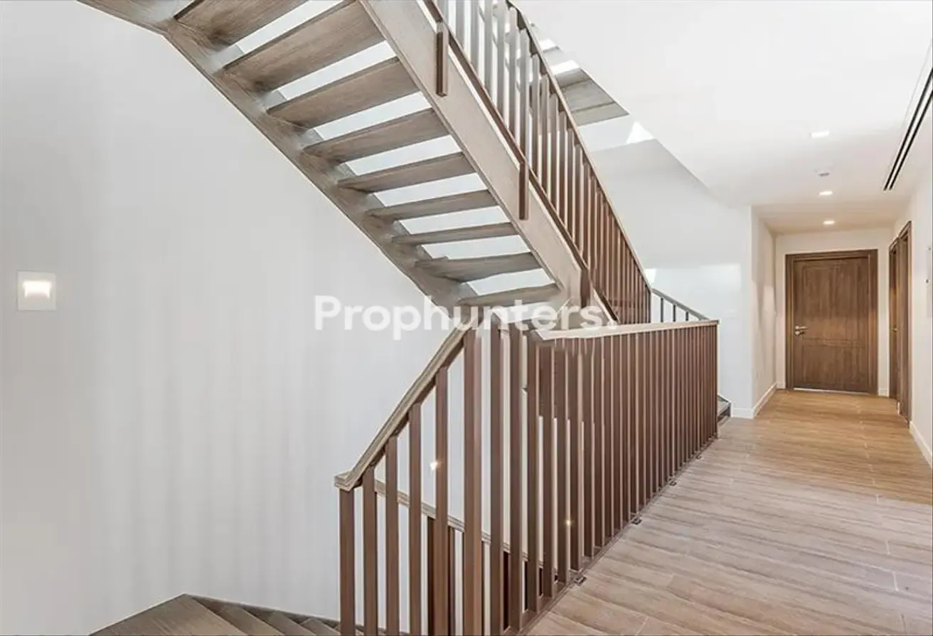 Bespoke Unit I Vacant I Large Layout