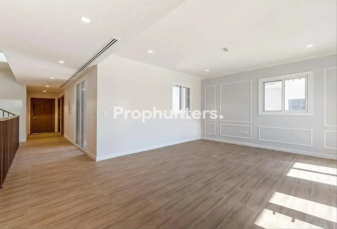 Bespoke Unit I Vacant I Large Layout