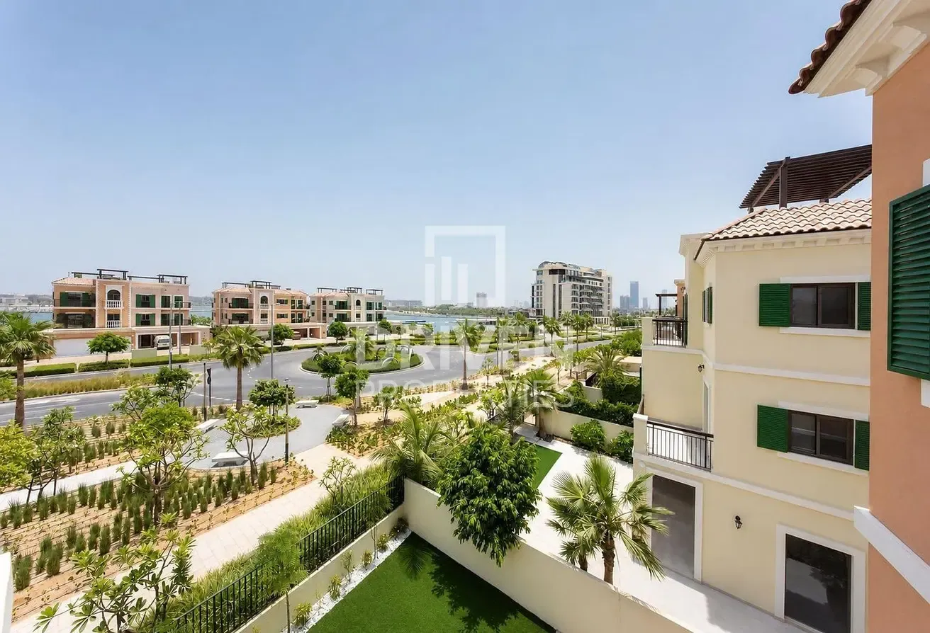 Parkside Elegance Meets Coastal Charm | Vacant