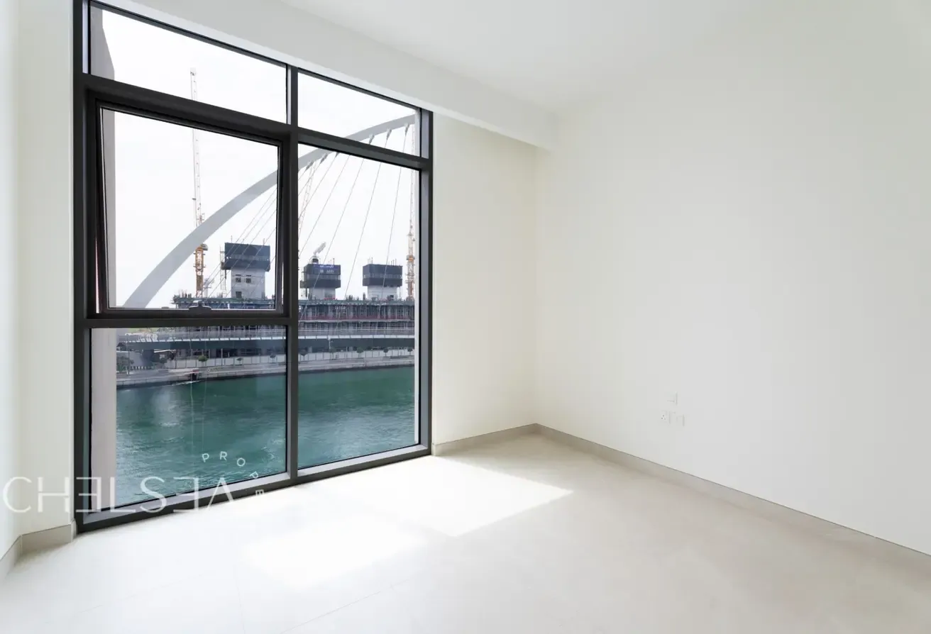 BRAND NEW | FULL CANAL VIEW | PRIME LOCATION
