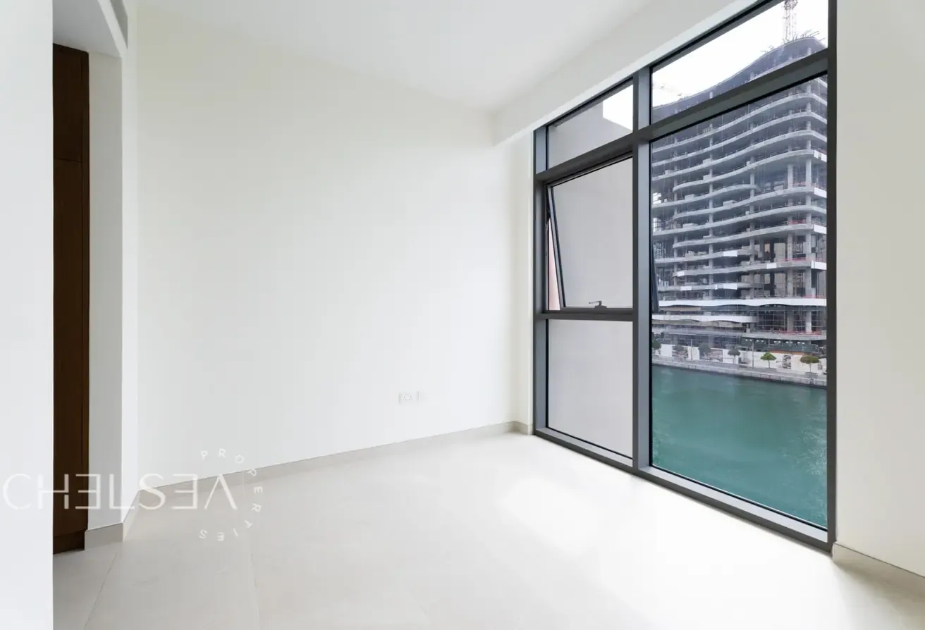 BRAND NEW | FULL CANAL VIEW | PRIME LOCATION