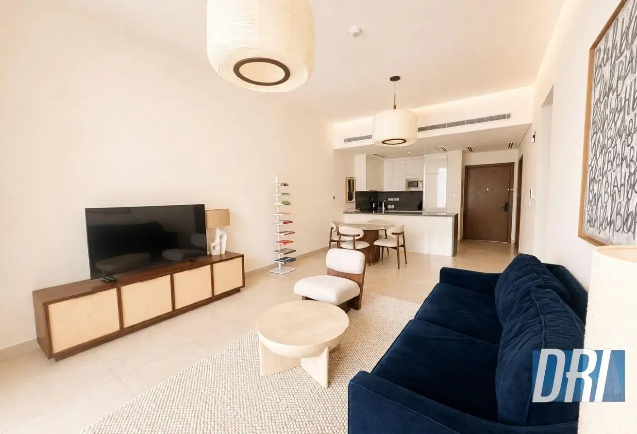 Fully Furnished 1BR | Amazing location | Vacant