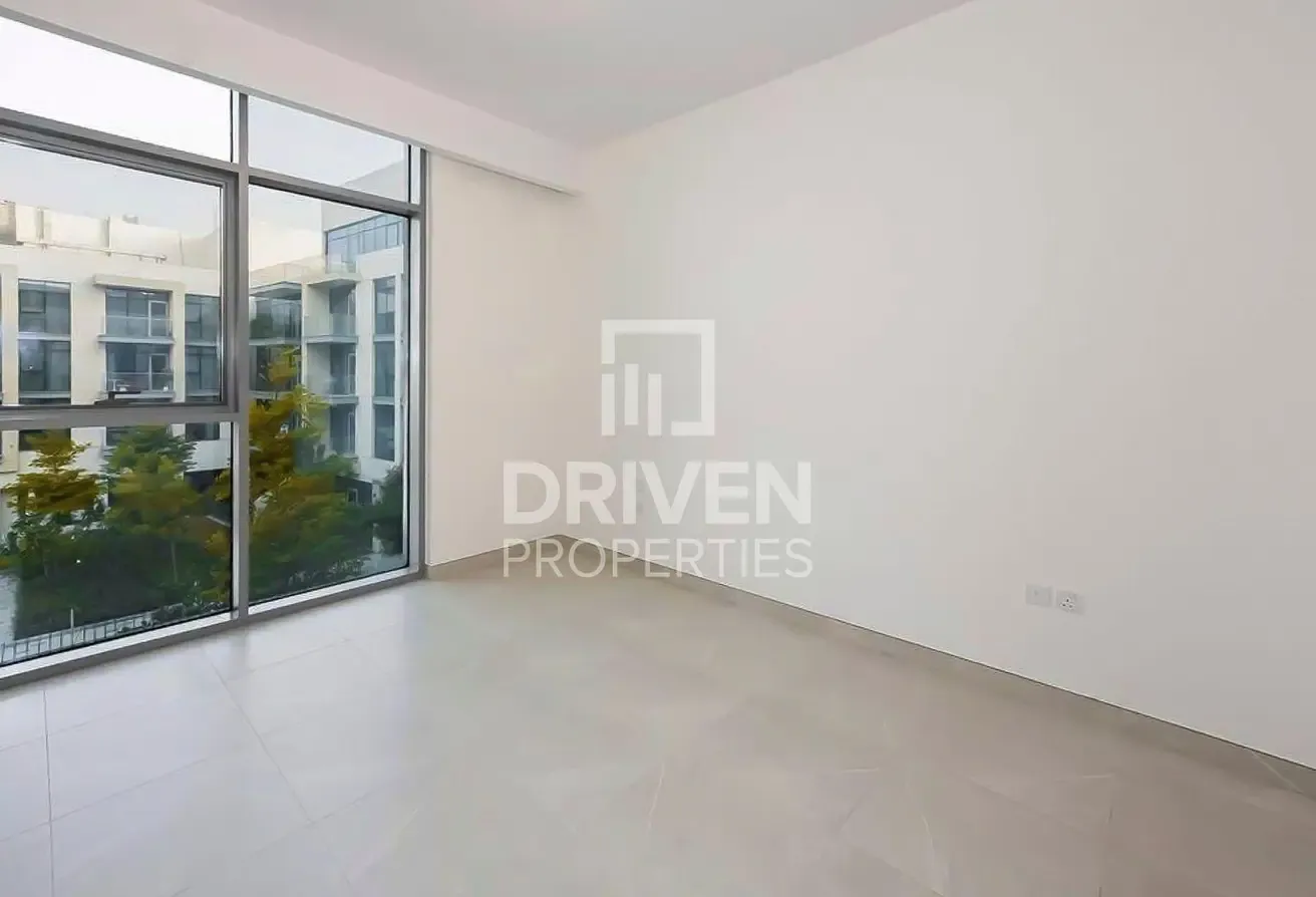 Ready to Move in | Prime Location | Modern Layout