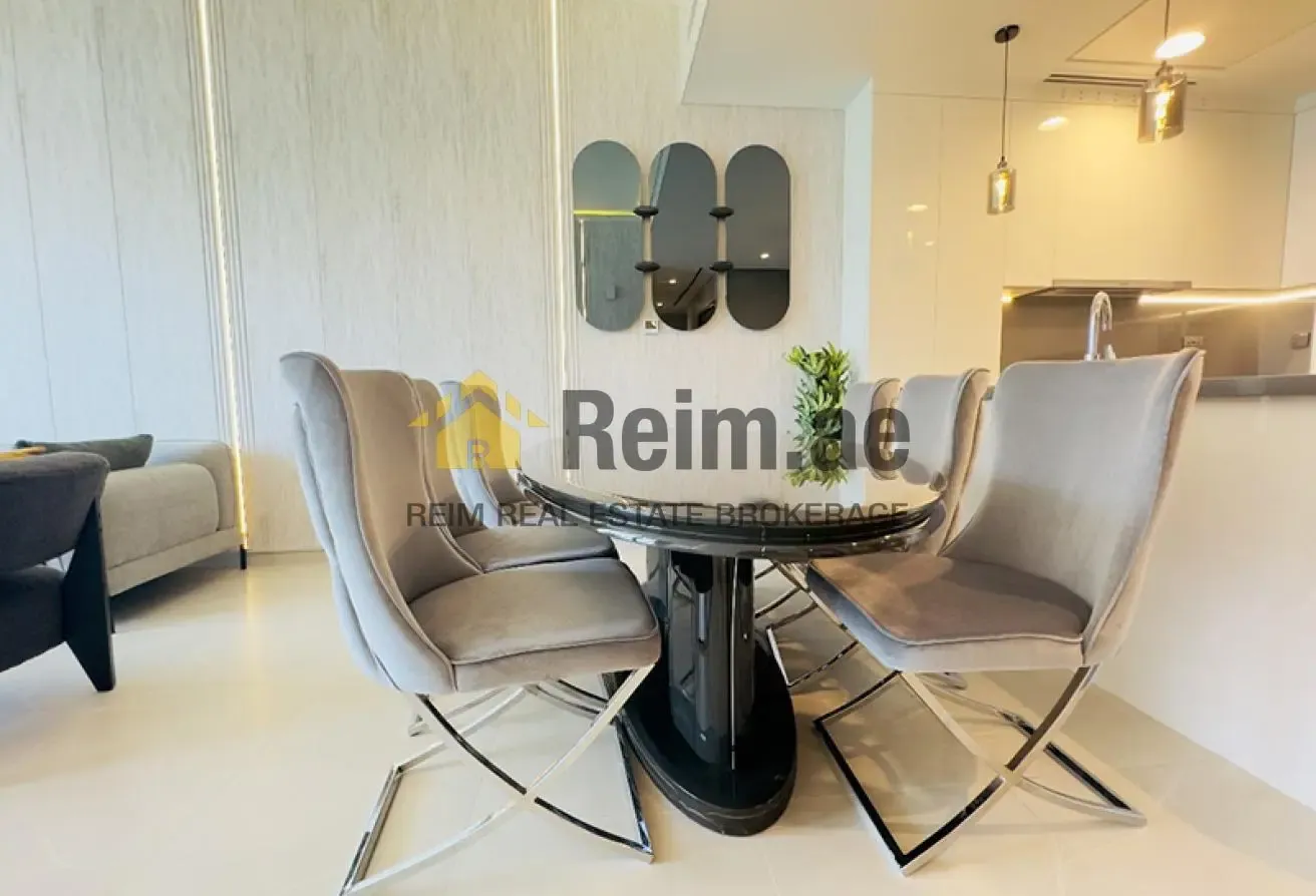 Fully Furnished | Upgraded | Canal View