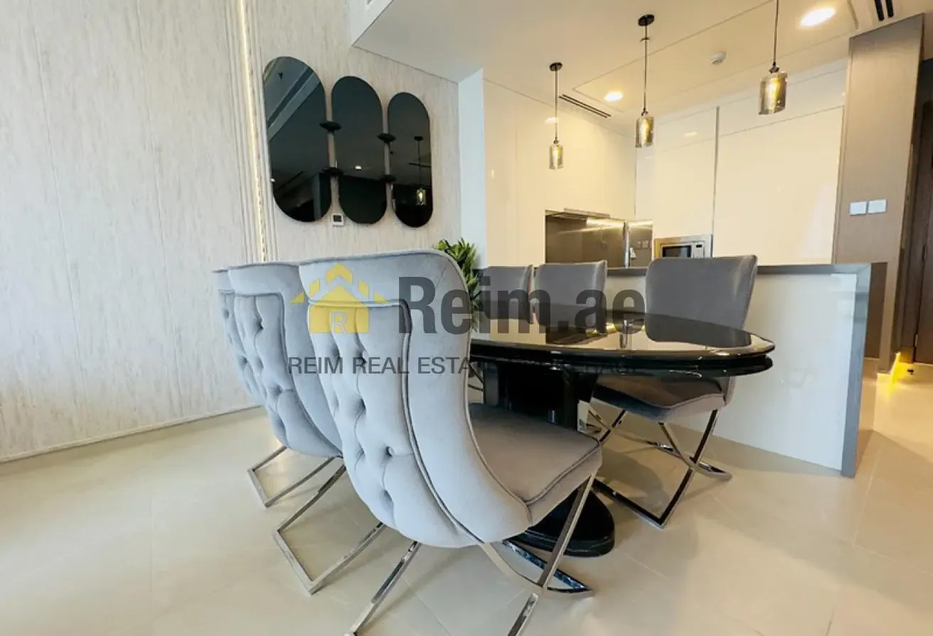 Fully Furnished | Upgraded | Canal View
