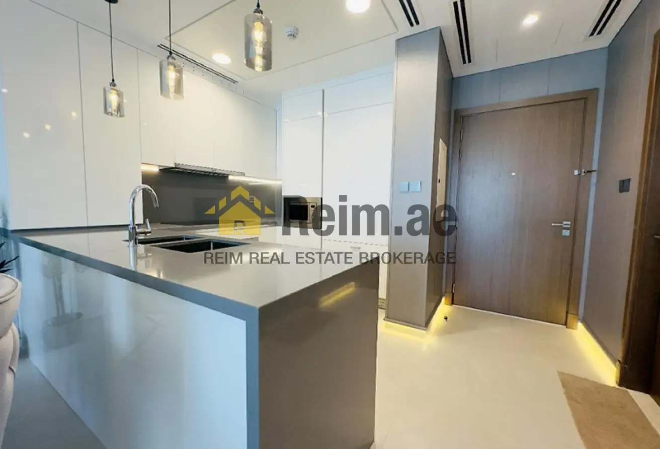 Fully Furnished | Upgraded | Canal View