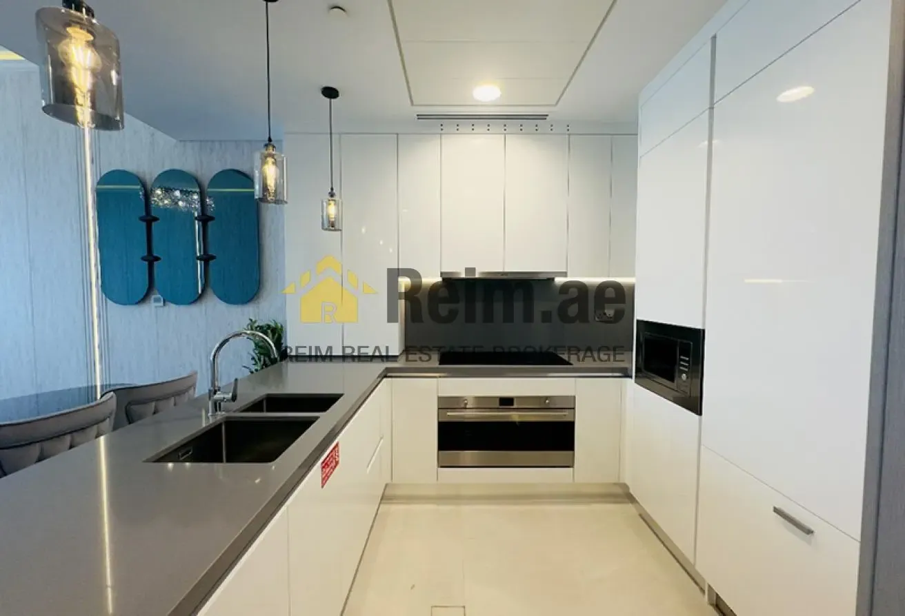 Fully Furnished | Upgraded | Canal View