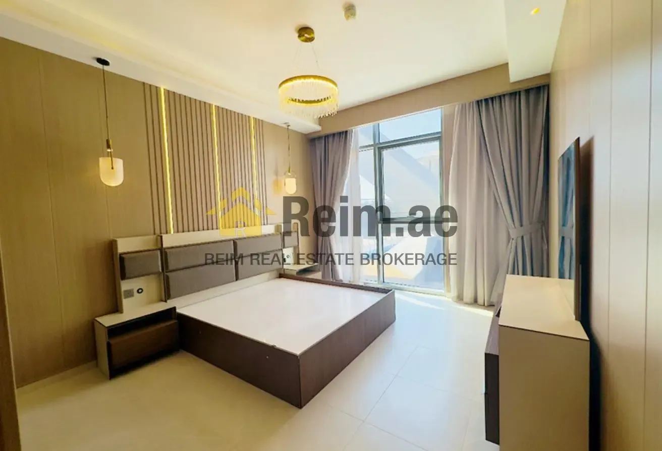 Fully Furnished | Upgraded | Canal View