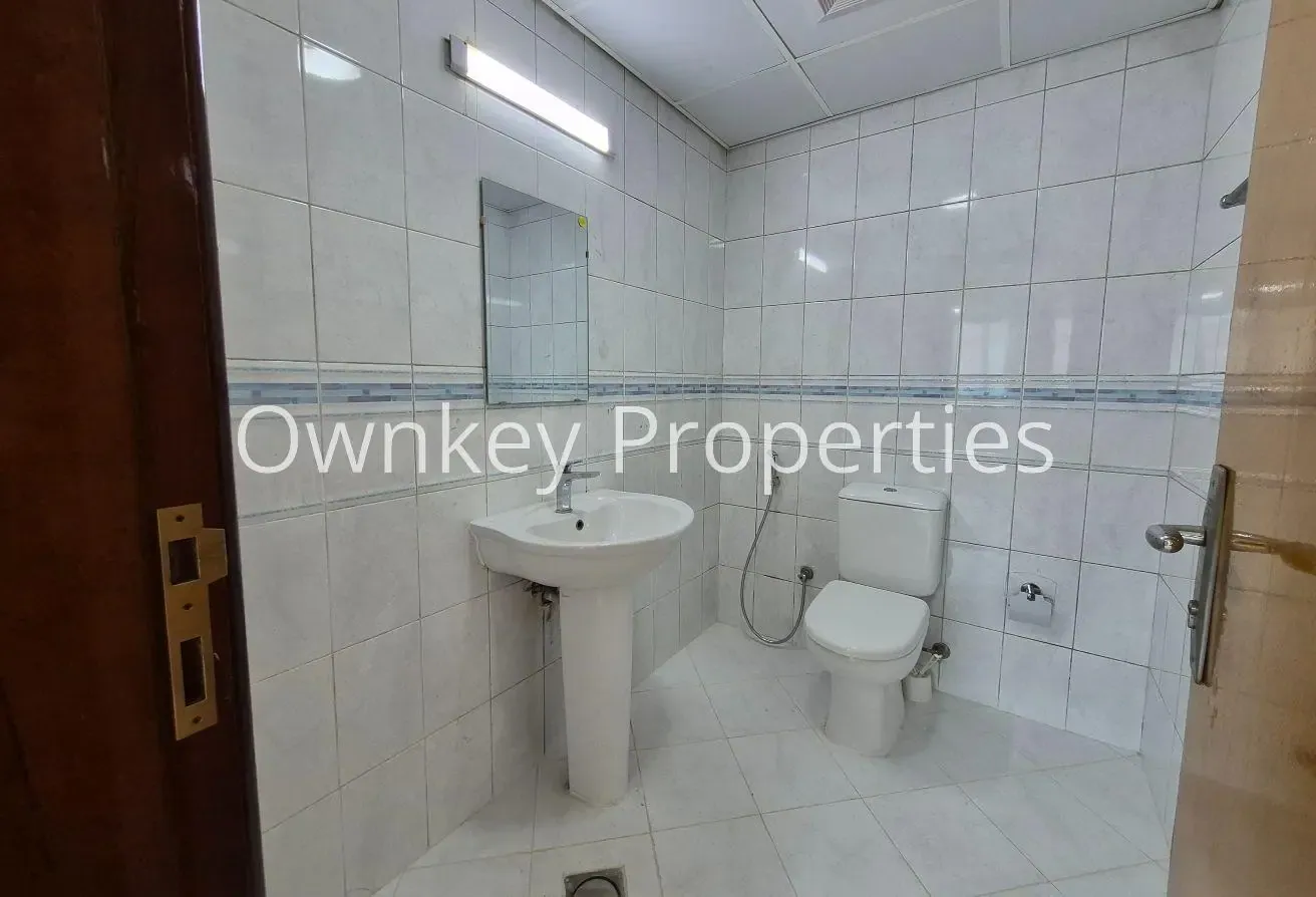 Specious/1 Bedroom Hall/With Balcony/Hot propertie