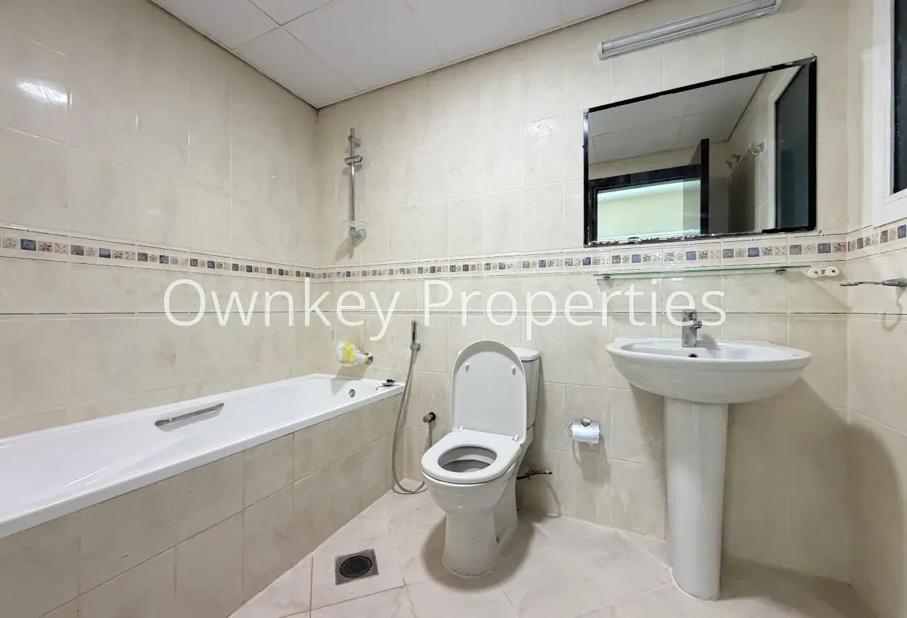 Spacious 1BR Apartment | Close kitchen | Family