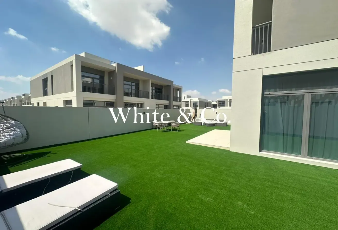 Spacious Living | Twin Villa | Large Plot