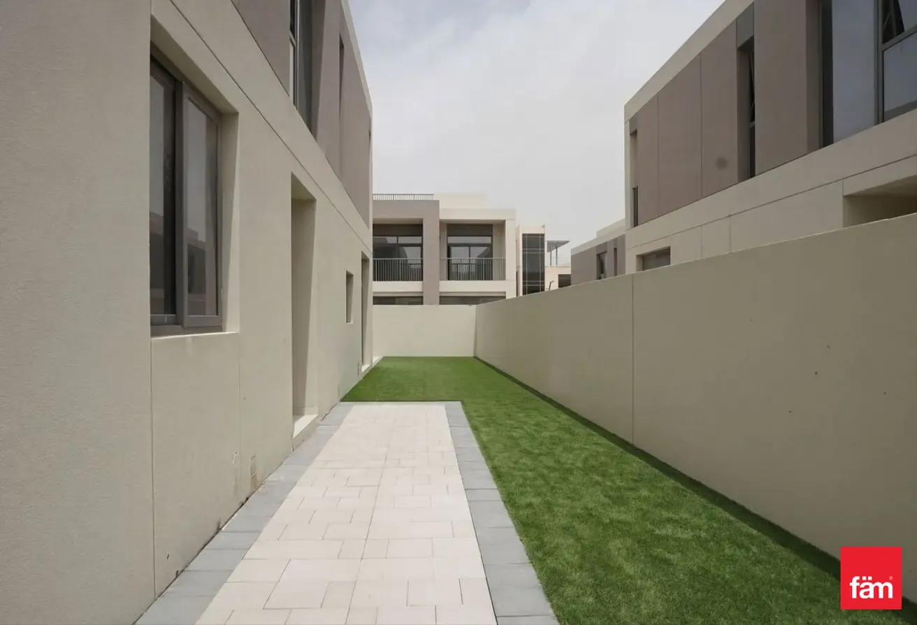Semi Detached | Below OP | Single Row