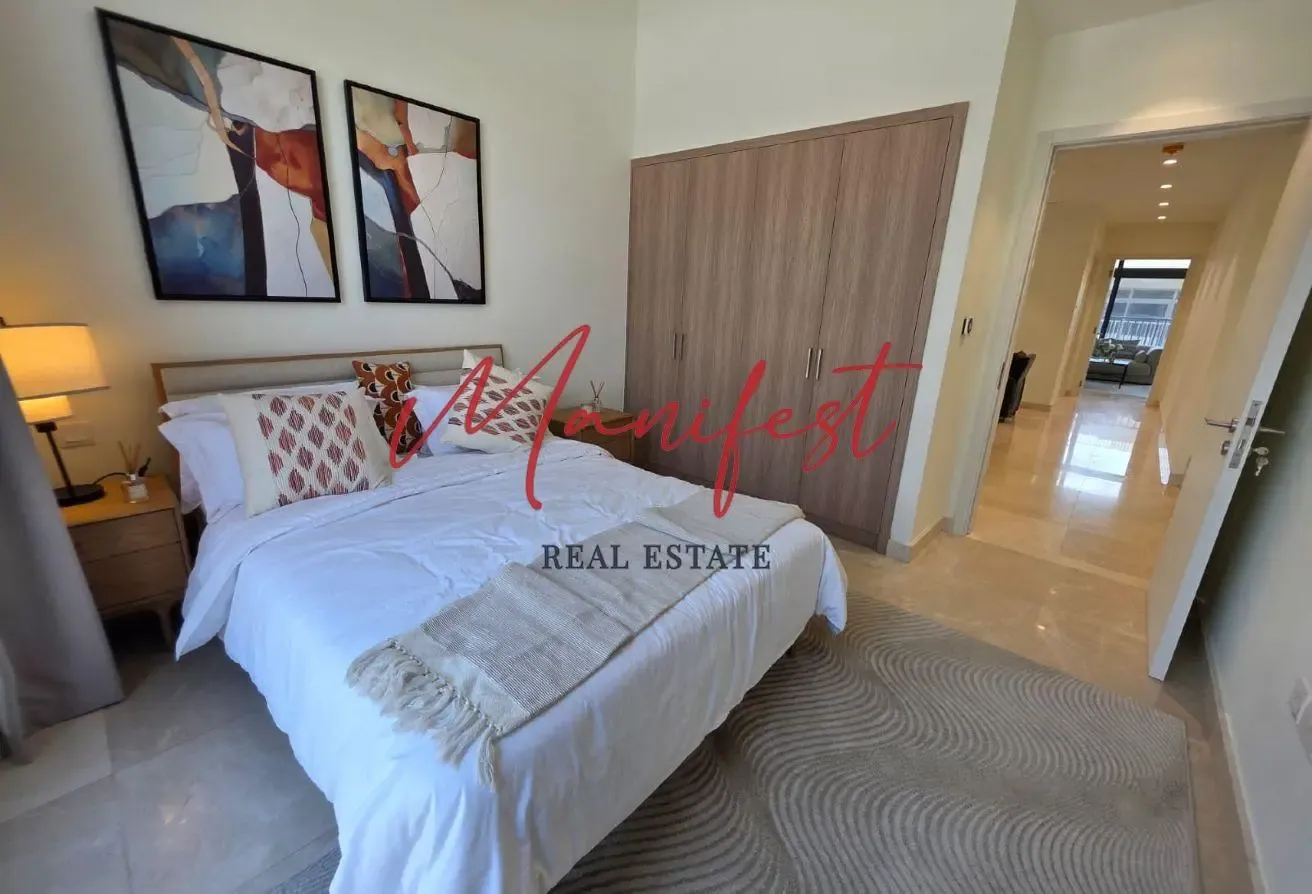 Single Row | Spacious | Corner Unit