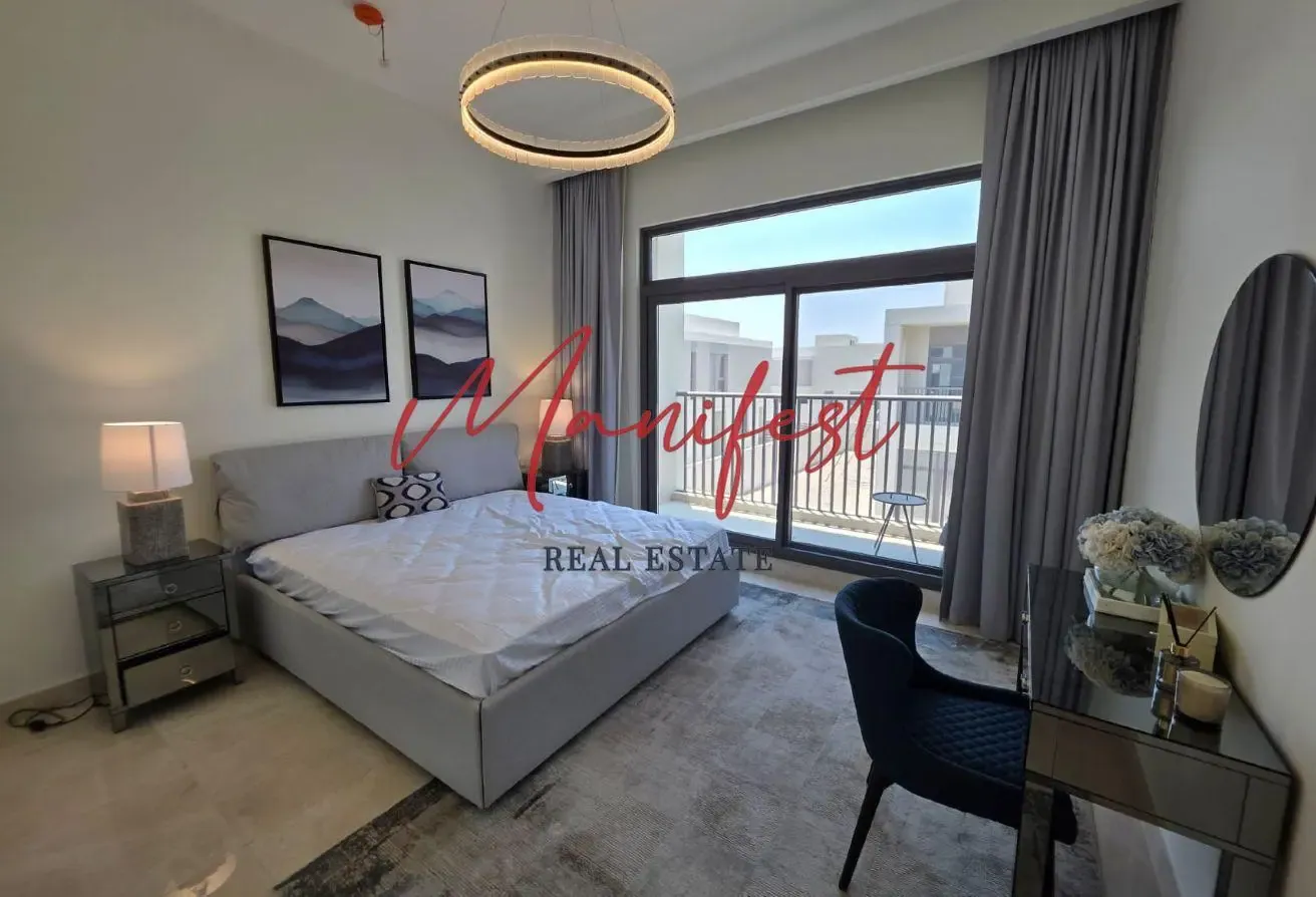 Single Row | Spacious | Corner Unit