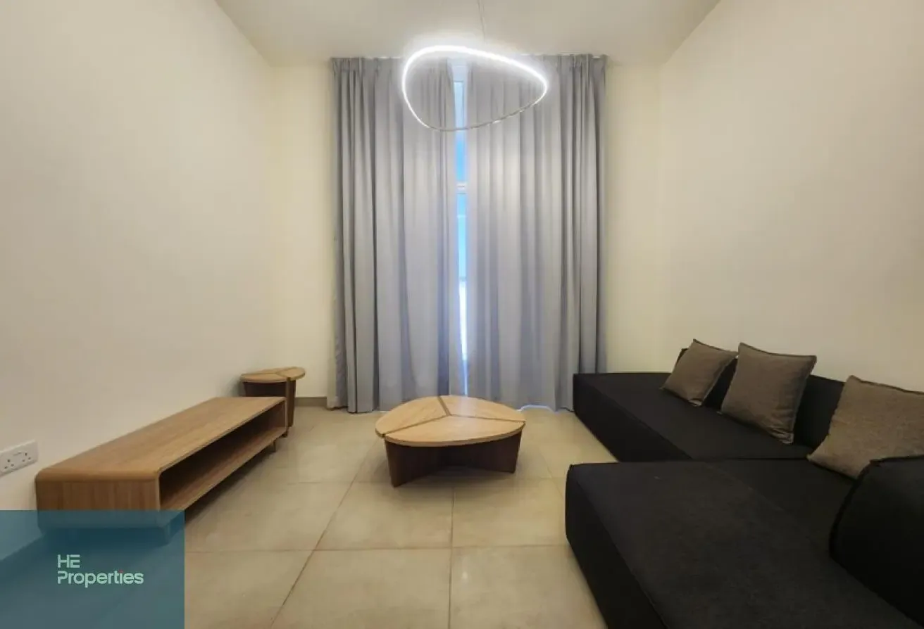 SPACIOUS UNIT | PRIME LOCATION | FURNISHED |