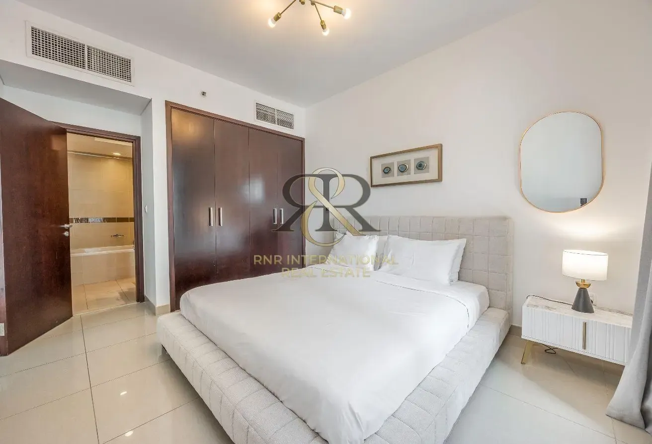 Elegantly Furnished I Bright Spacious l Rented