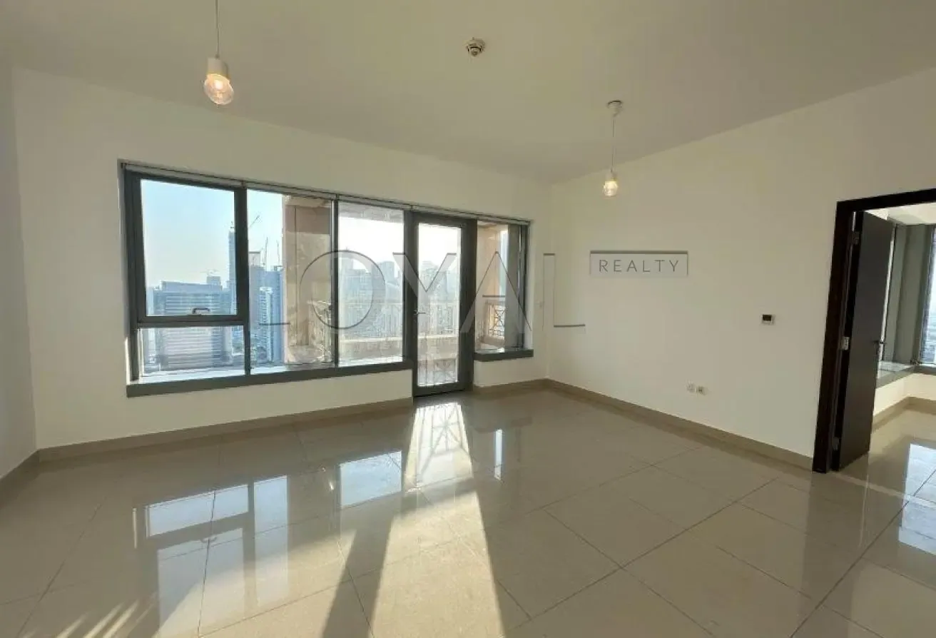 Vacant/ 1BR Apartment/ Prime location/ High Floor