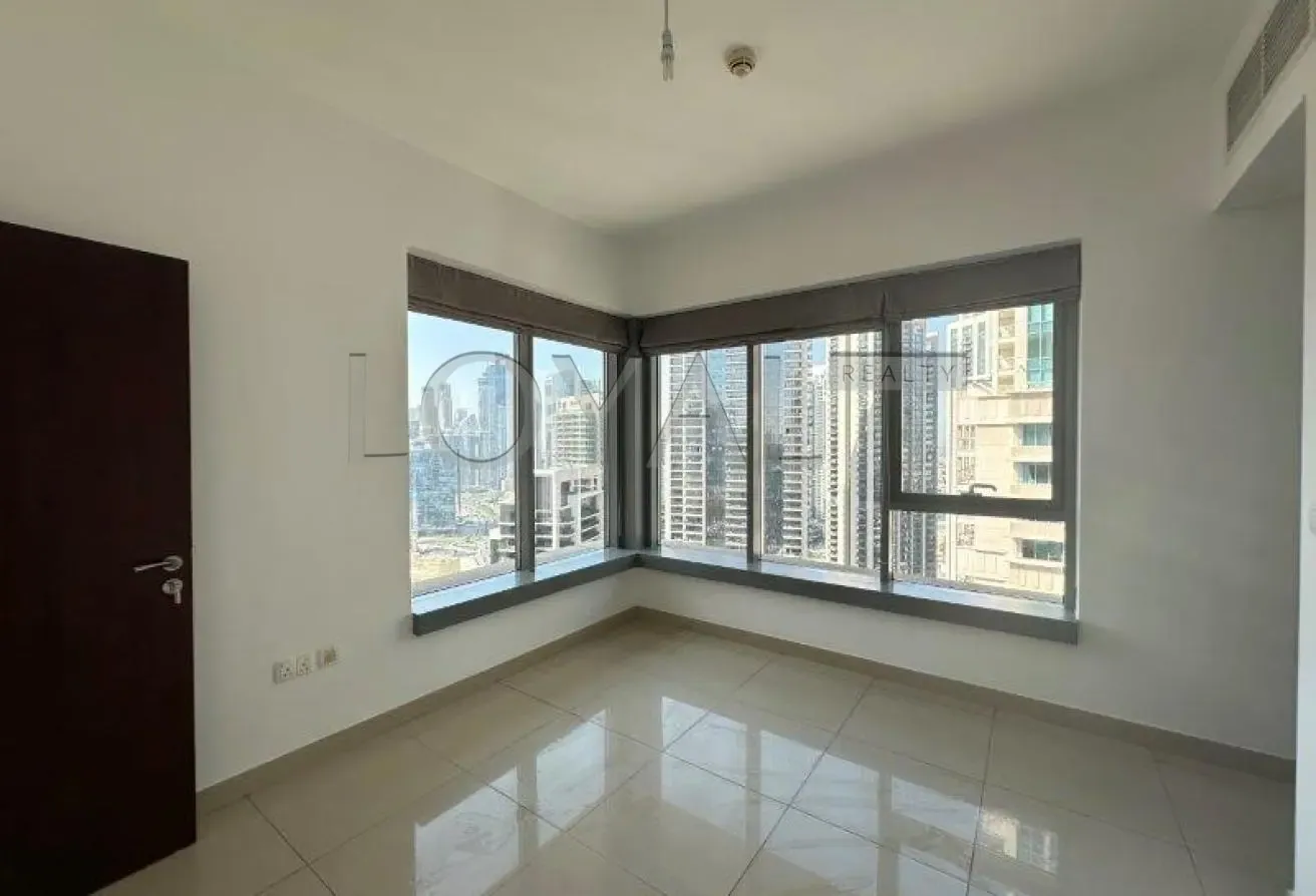 Vacant/ 1BR Apartment/ Prime location/ High Floor