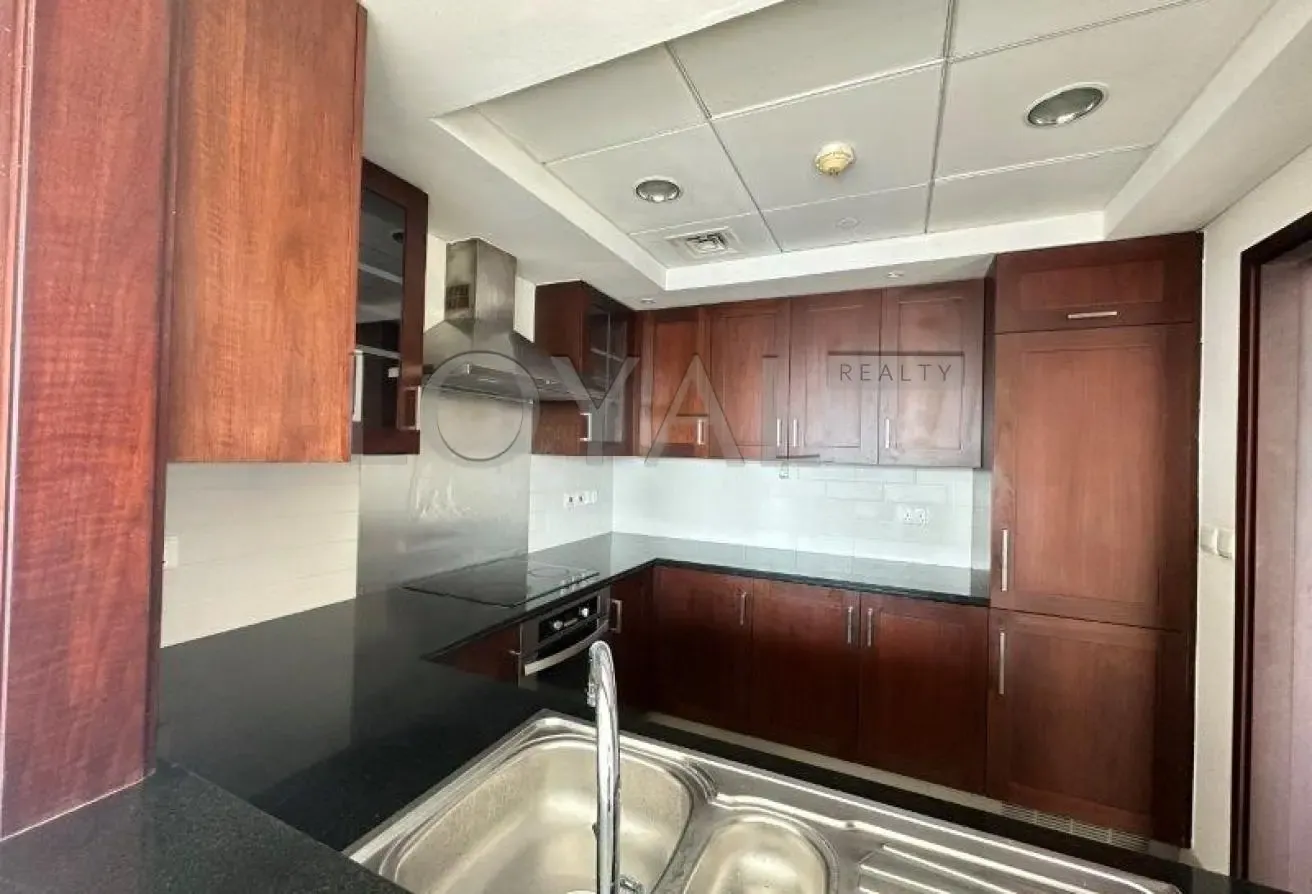 Vacant/ 1BR Apartment/ Prime location/ High Floor