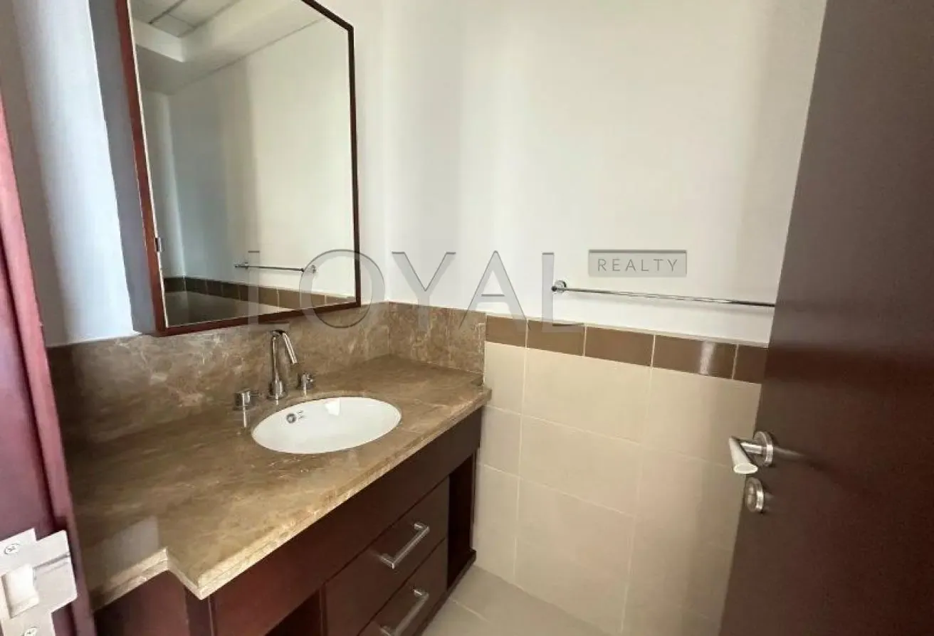 Vacant/ 1BR Apartment/ Prime location/ High Floor