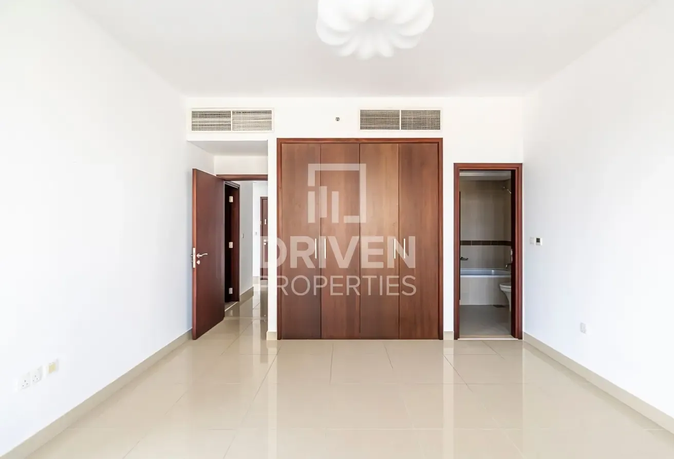 High Floor | Spacious Layout | Fountain View