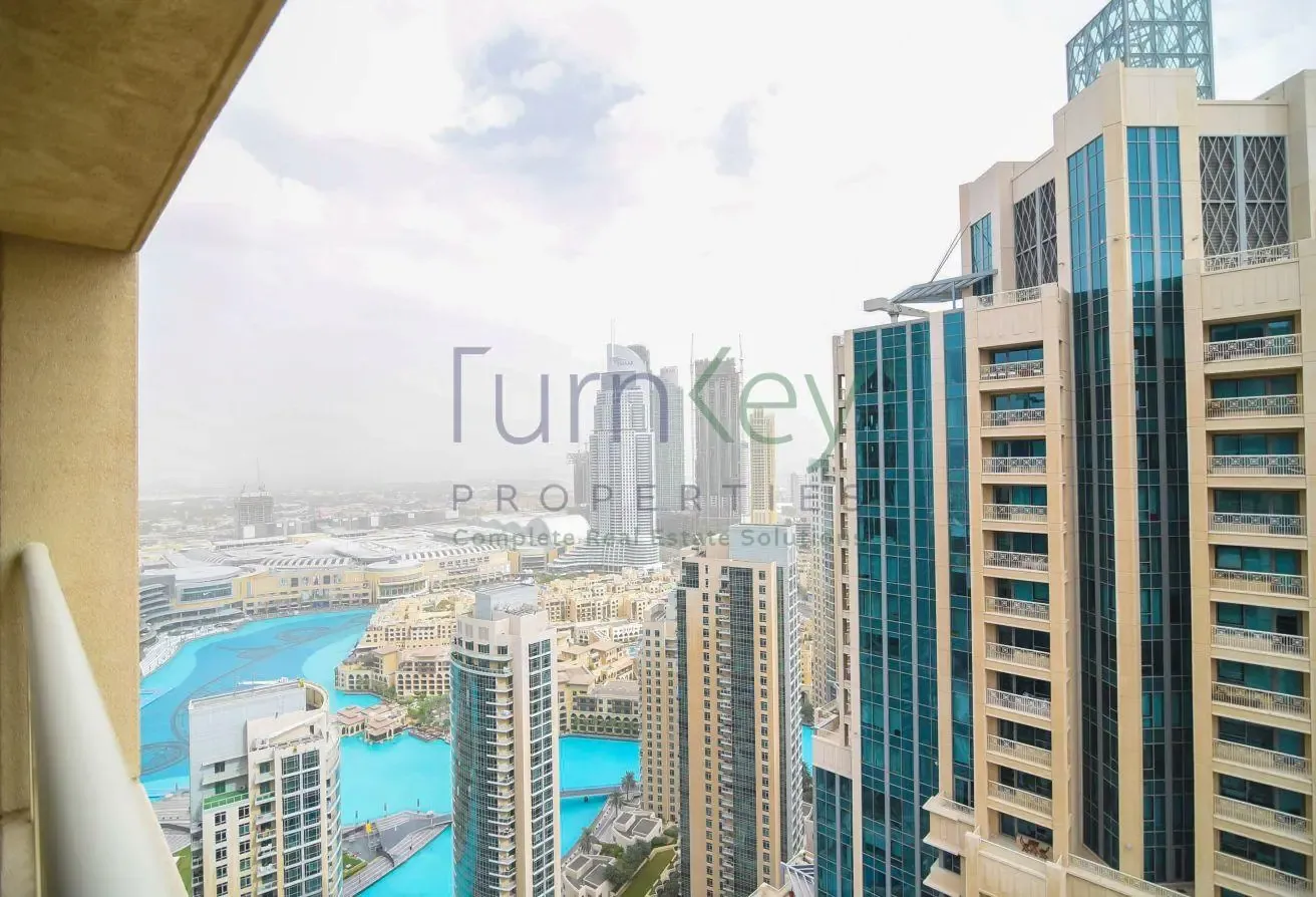 Vacant Huge 1BR | 2 Balconies | Fountain View