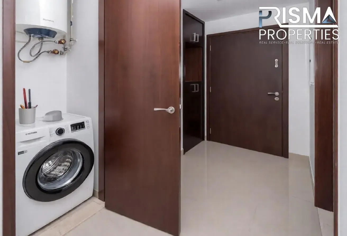 Spacious 1BR | Tenanted Investment | High Floor