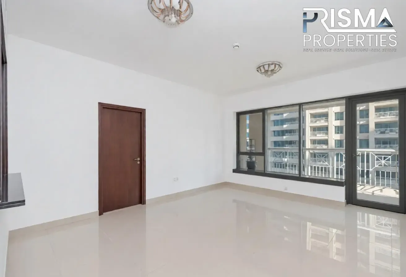 Spacious 1BR | Tenanted Investment | High Floor