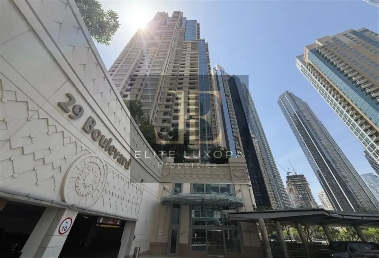 Spacious with Large Balcony|Prime DowntownLocation