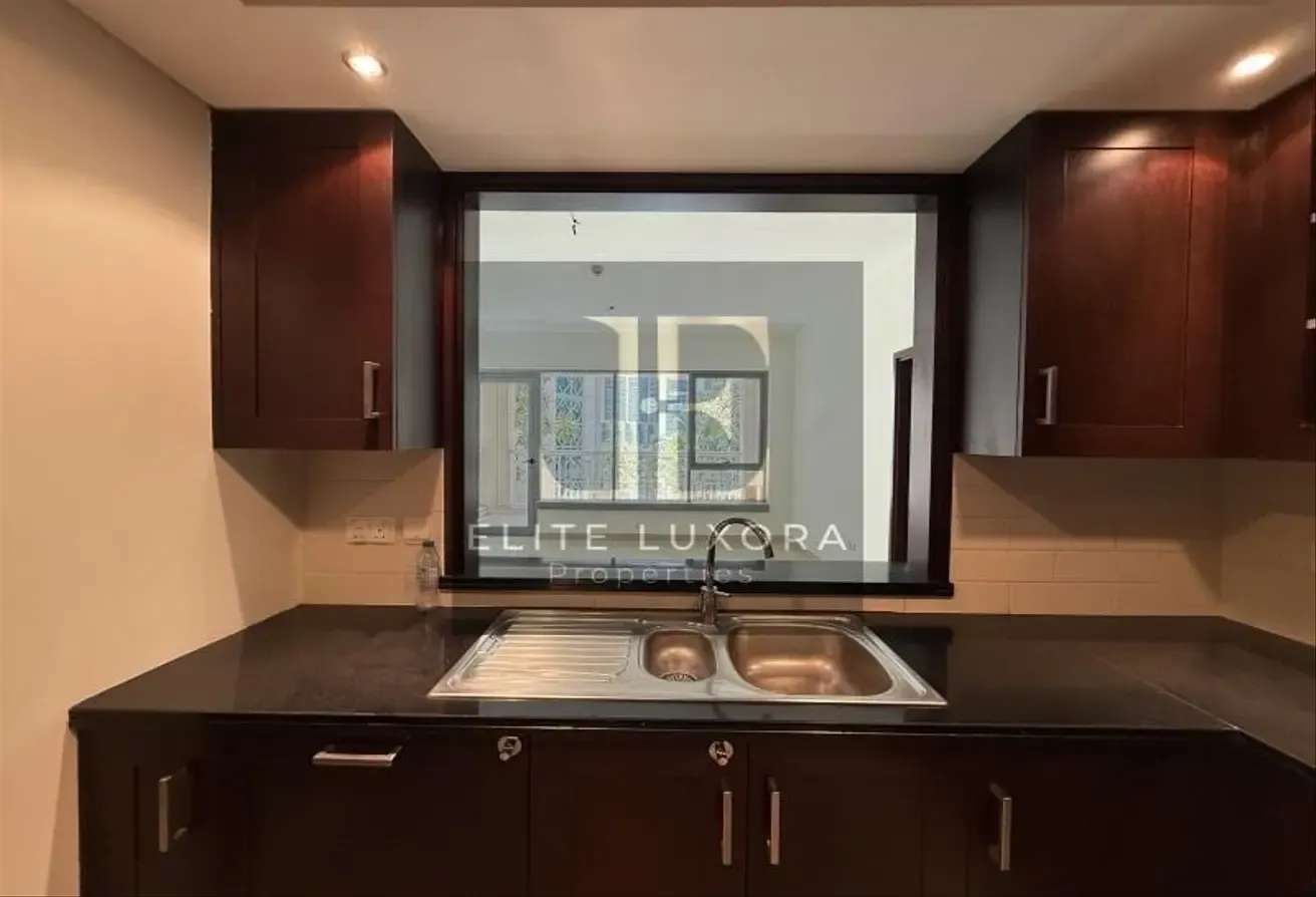 Spacious with Large Balcony|Prime DowntownLocation