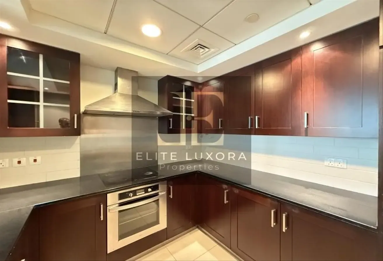 Spacious with Large Balcony|Prime DowntownLocation