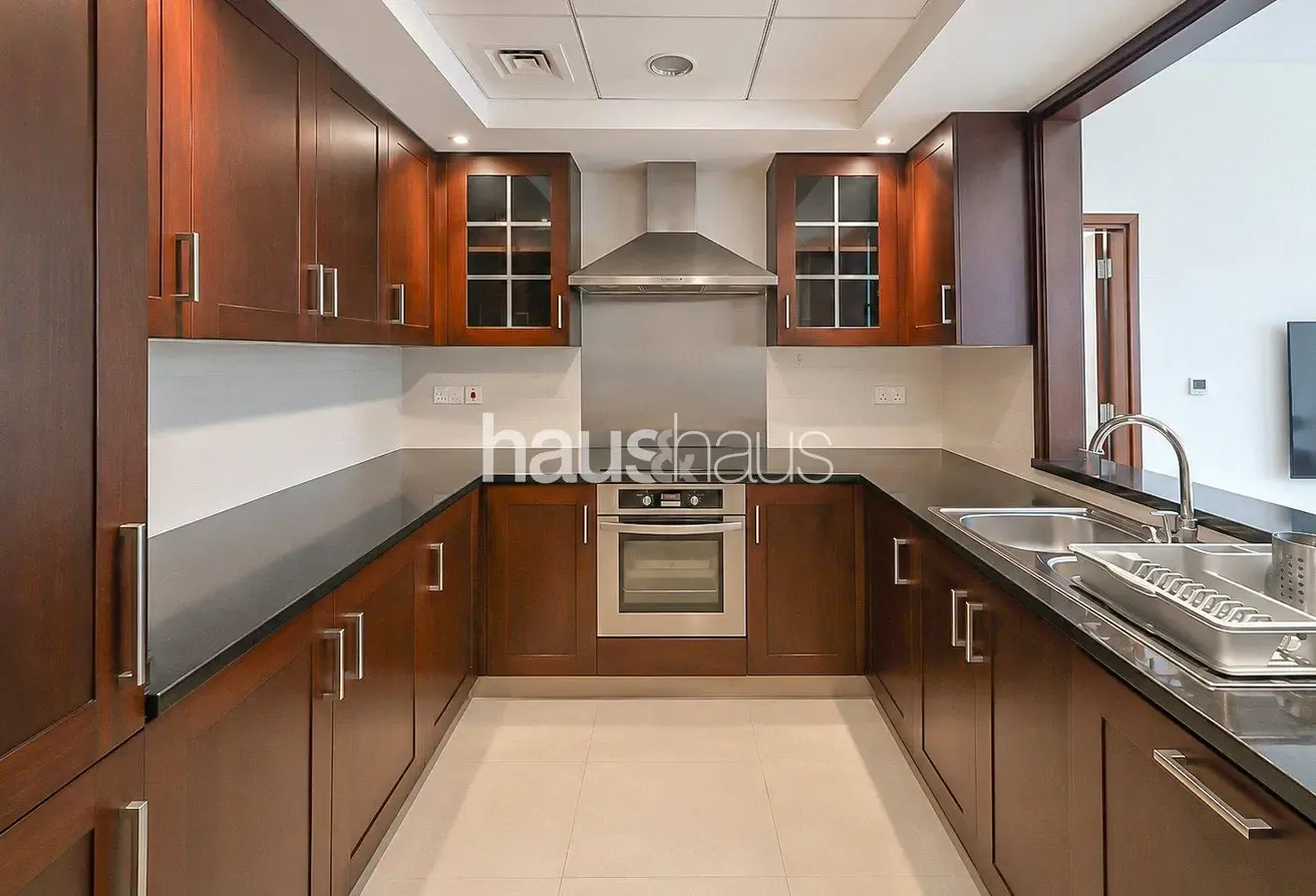LARGE LAYOUT | PARTIAL BURJ VIEWS | PRIME LOCATION