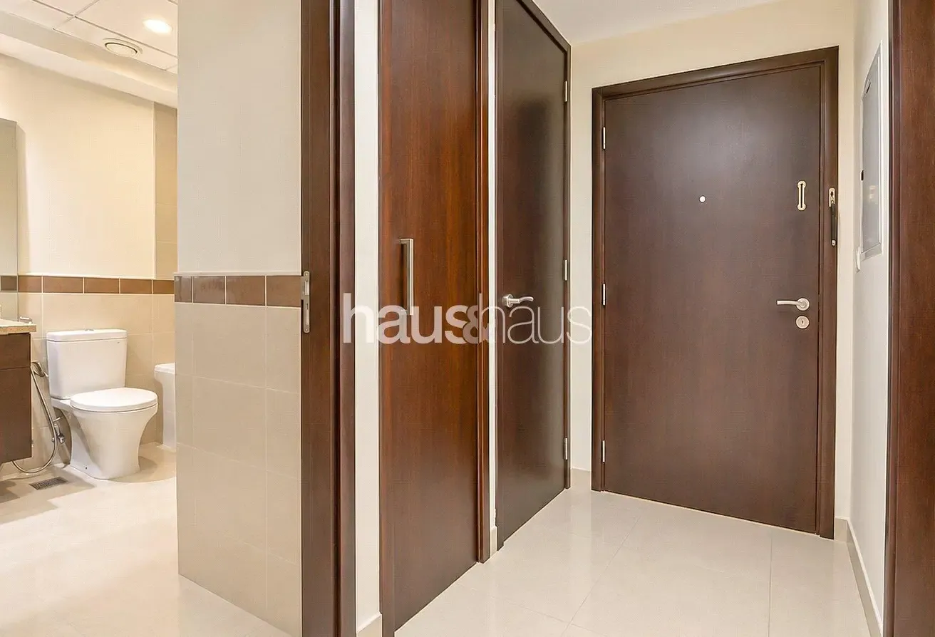 LARGE LAYOUT | PARTIAL BURJ VIEWS | PRIME LOCATION