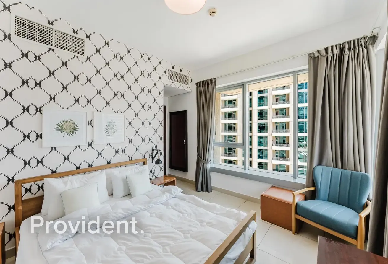 1 Bed | Prime Downtown Location | Spacious