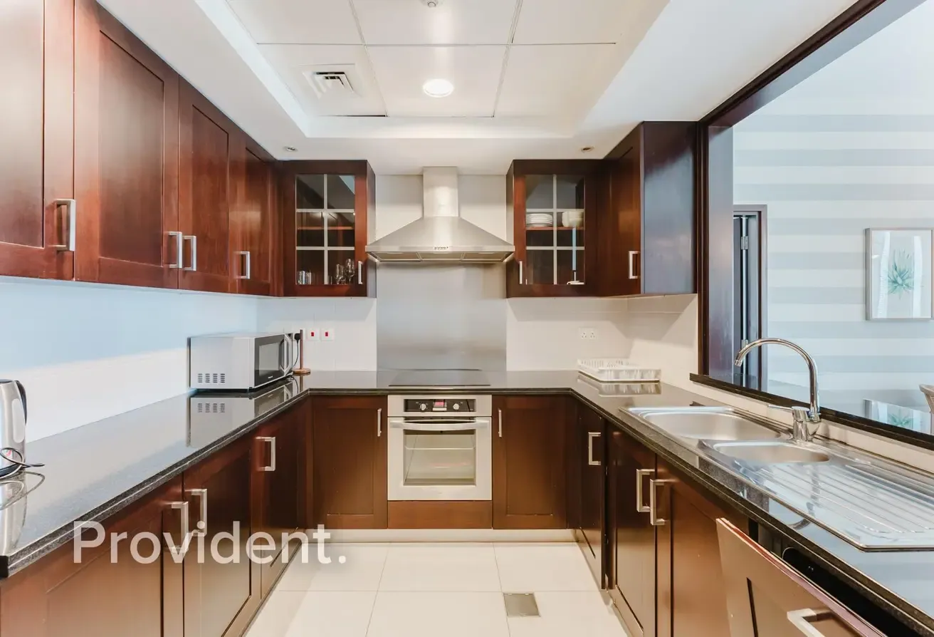 1 Bed | Prime Downtown Location | Spacious