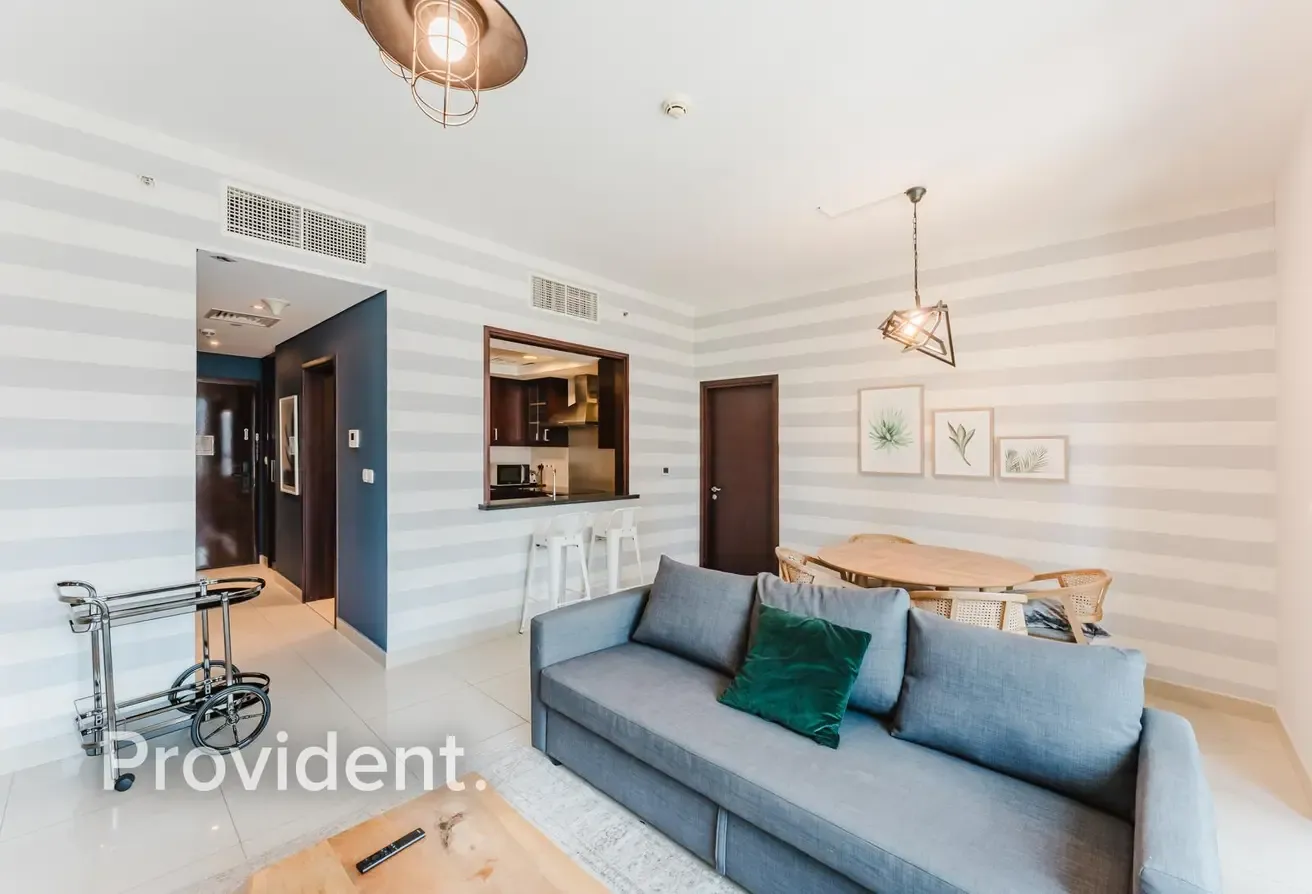 1 Bed | Prime Downtown Location | Spacious