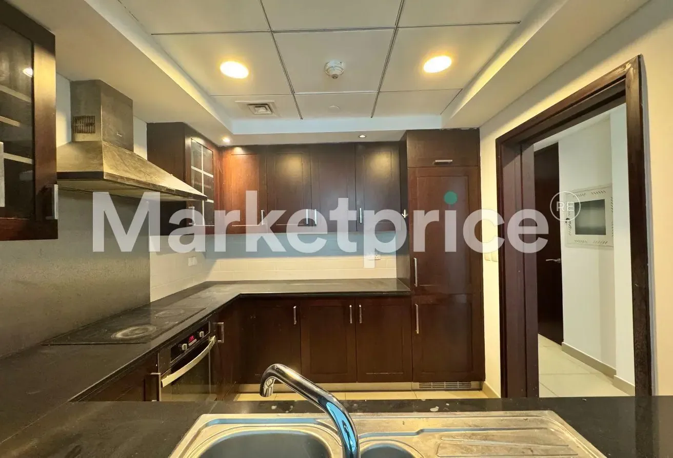 29 Burj Boulevard Tower 2 with Swimming pool View