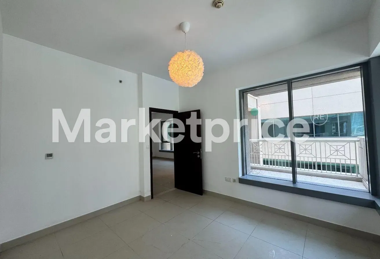 29 Burj Boulevard Tower 2 with Swimming pool View