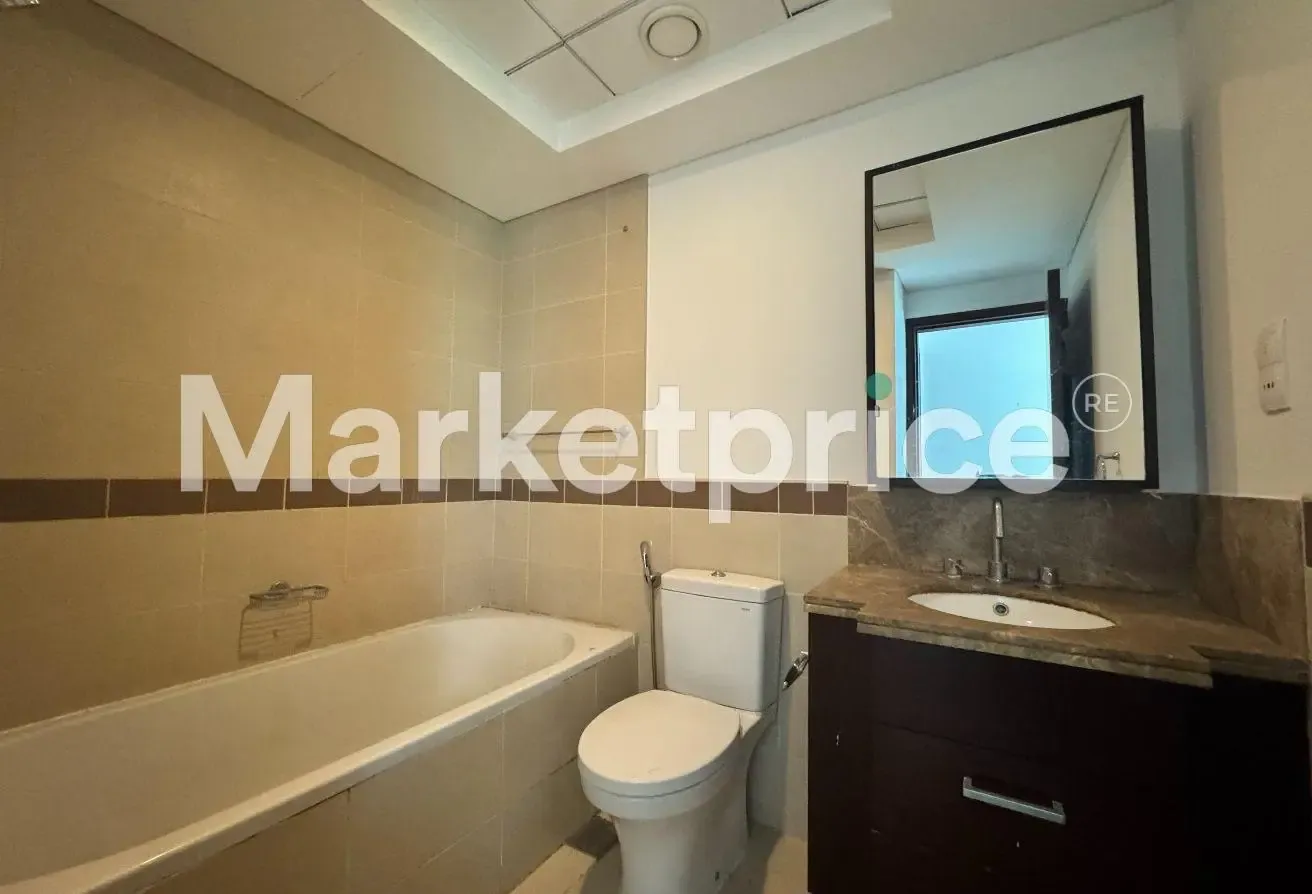 29 Burj Boulevard Tower 2 with Swimming pool View