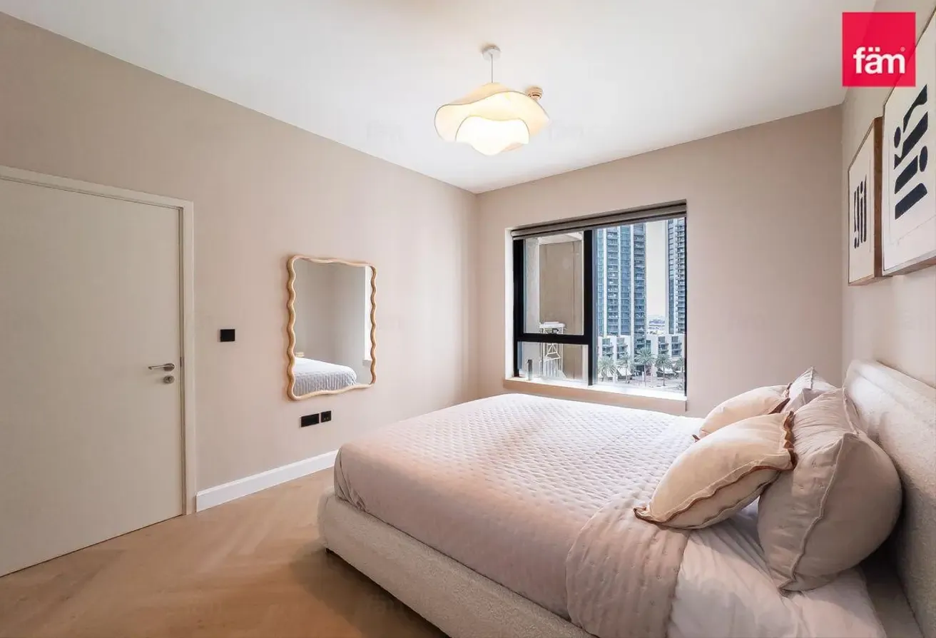 Upgraded & Furnished | Vacant | Boulevard View.