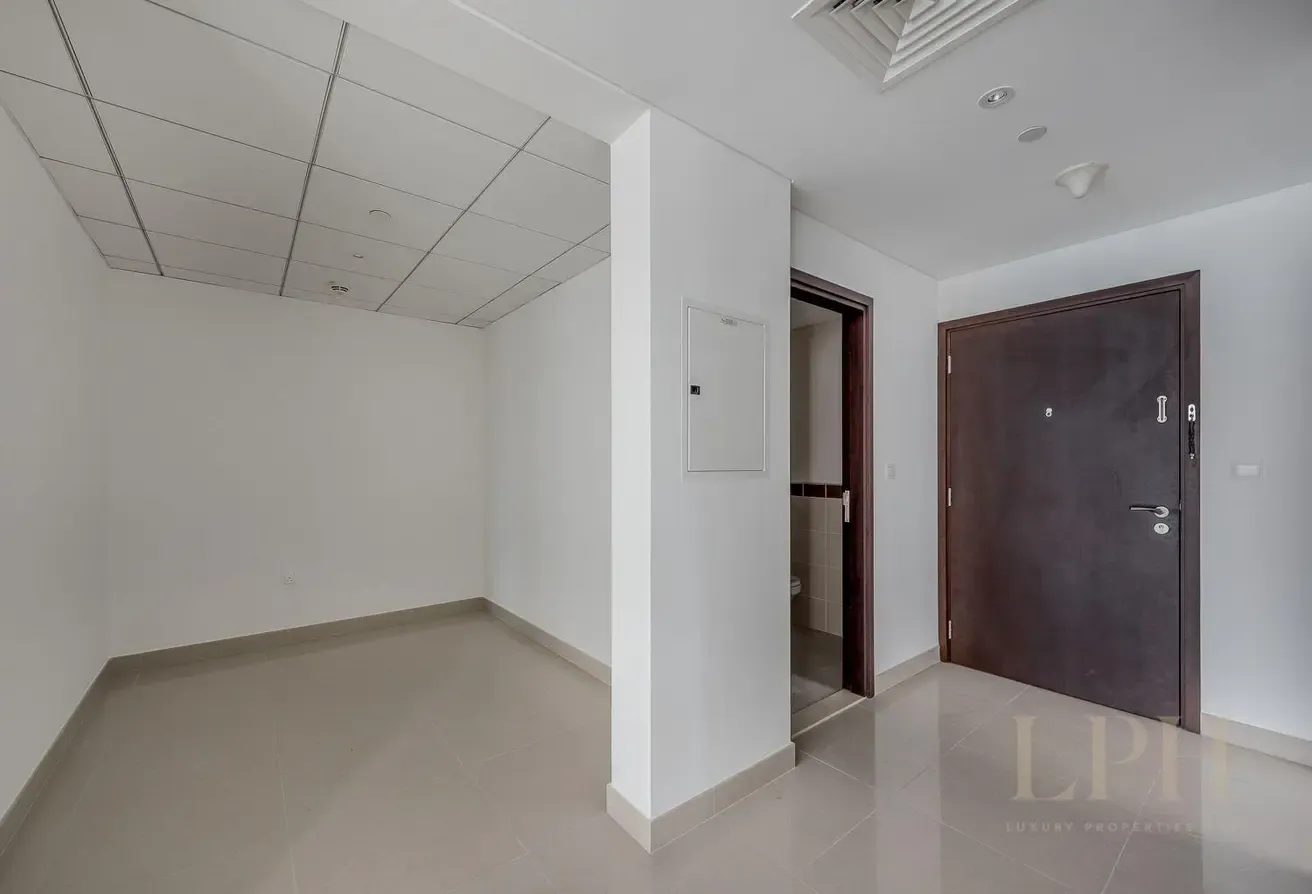 Mid-Floor | Partial Fountain View | Investor Deal