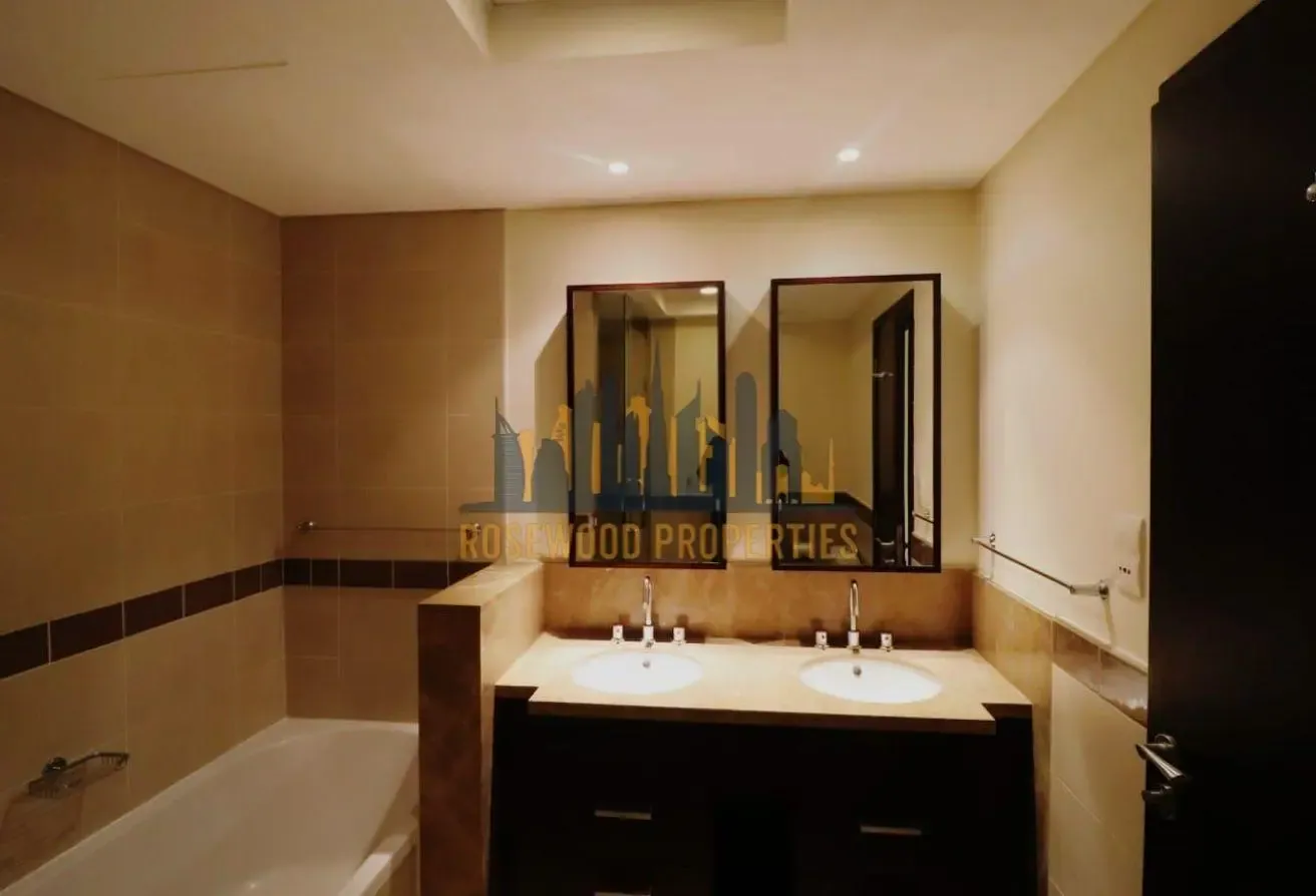 Pool & Burj Khalifa View | 1 bed | Well-Maintained